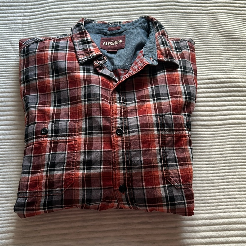 Men’s Alesbury Buttondown. Excellent condition. 2XL.